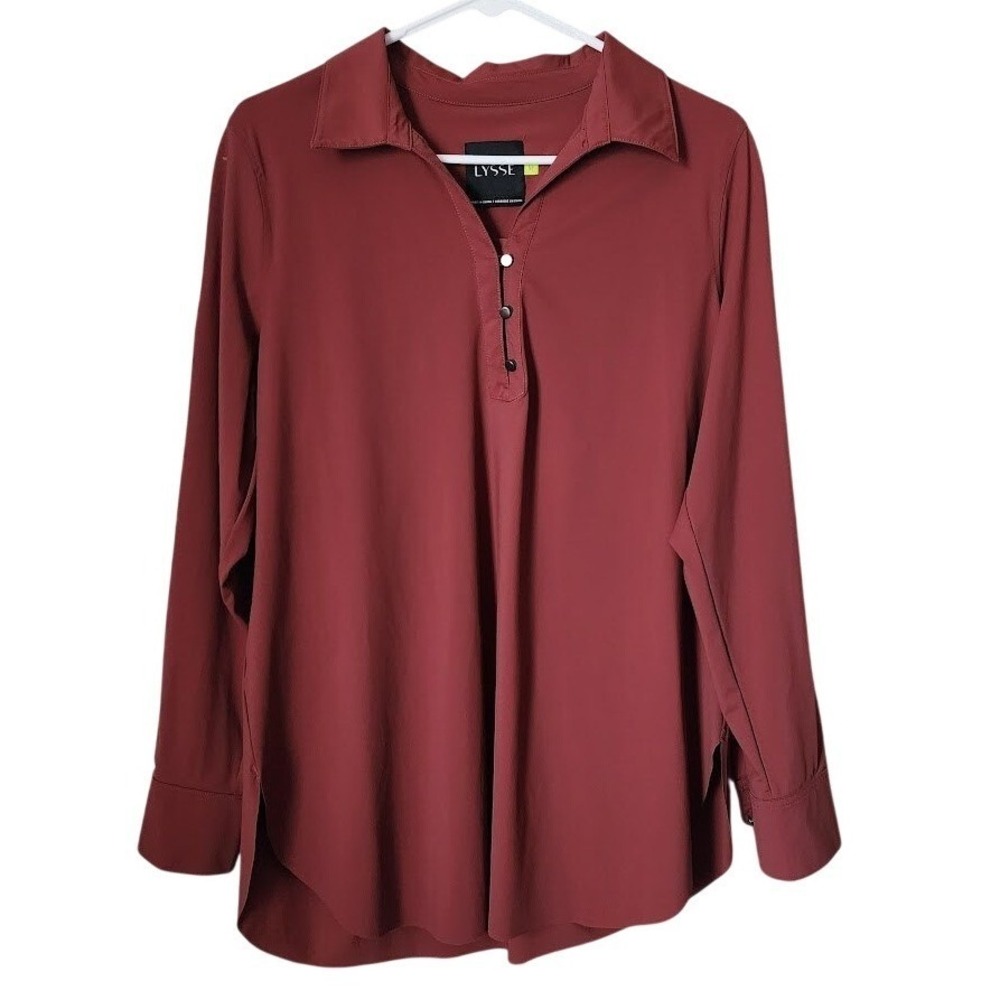 LYSSÉ Split Sleeve Collared Blouse Rust Red‎ Modern Travel wear curved hem M